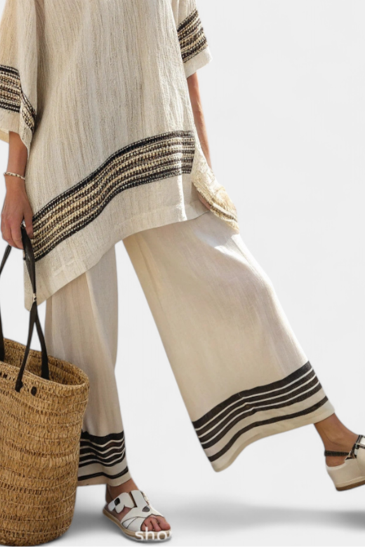 Mariella | Top elegante de lino con rayas negras y pantalones fluidos