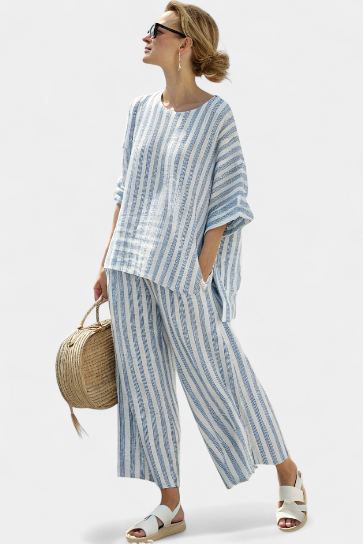 Federica | Top sofisticado de lino con rayas azules y pantalones relajados